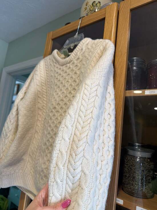 Aran Isles Knitwear 100% Merino Wool Irish Cable Knit Fisherman Sweater Large - Picture 6 of 6